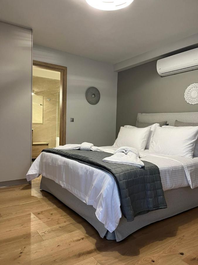 Palmyra Villa Athens